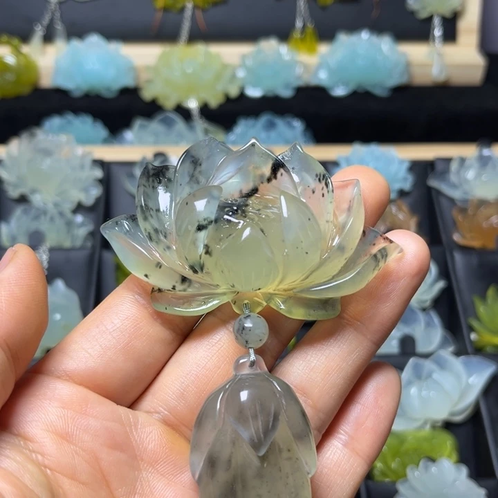 蛇纹石玉未镶嵌颈饰?**?