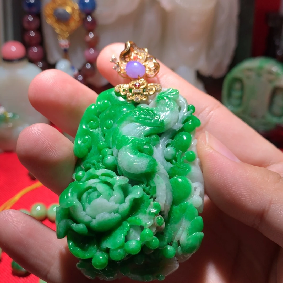 用***4翡翠挂件18K金镶嵌翡翠吊坠