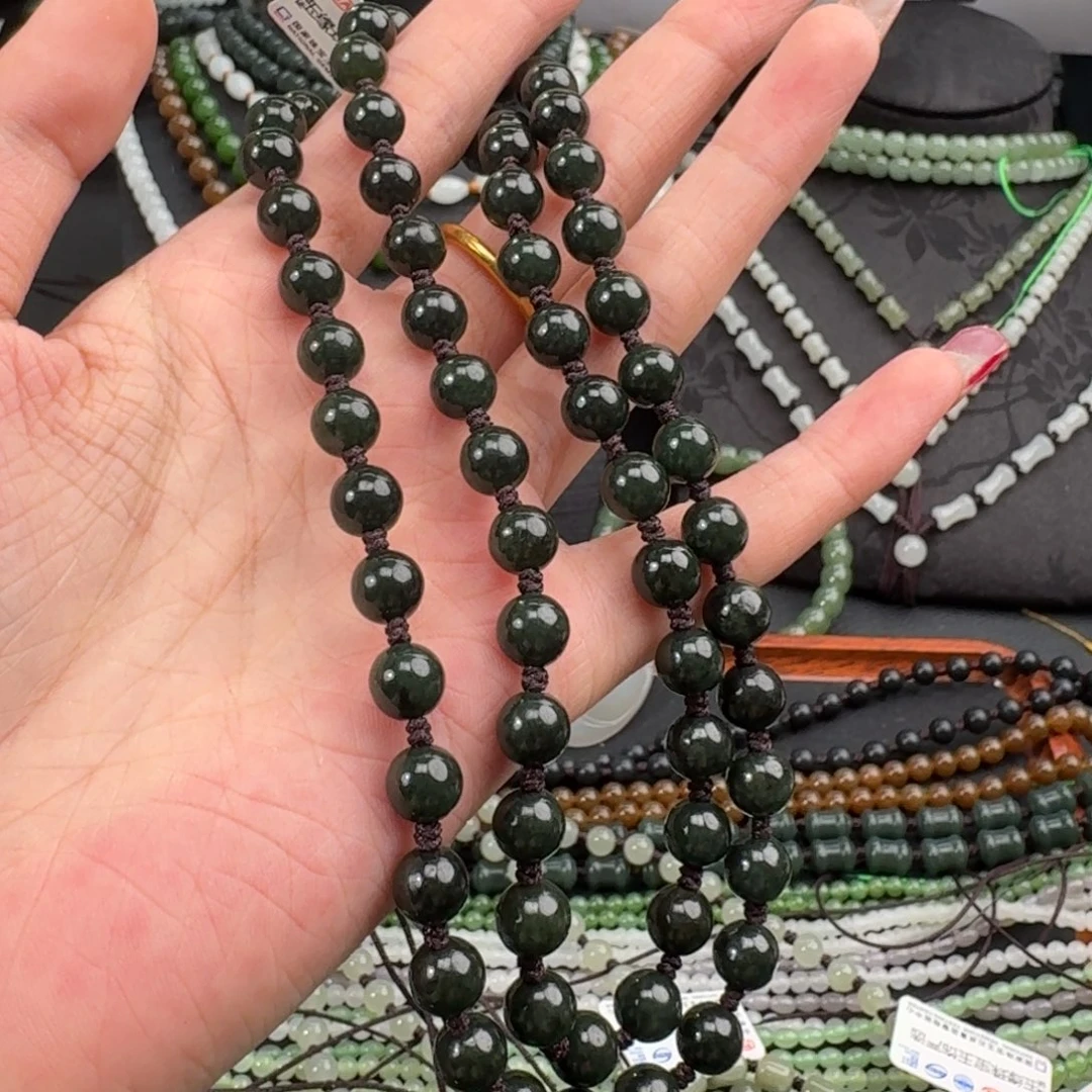 翡翠未镶嵌颈饰老油青