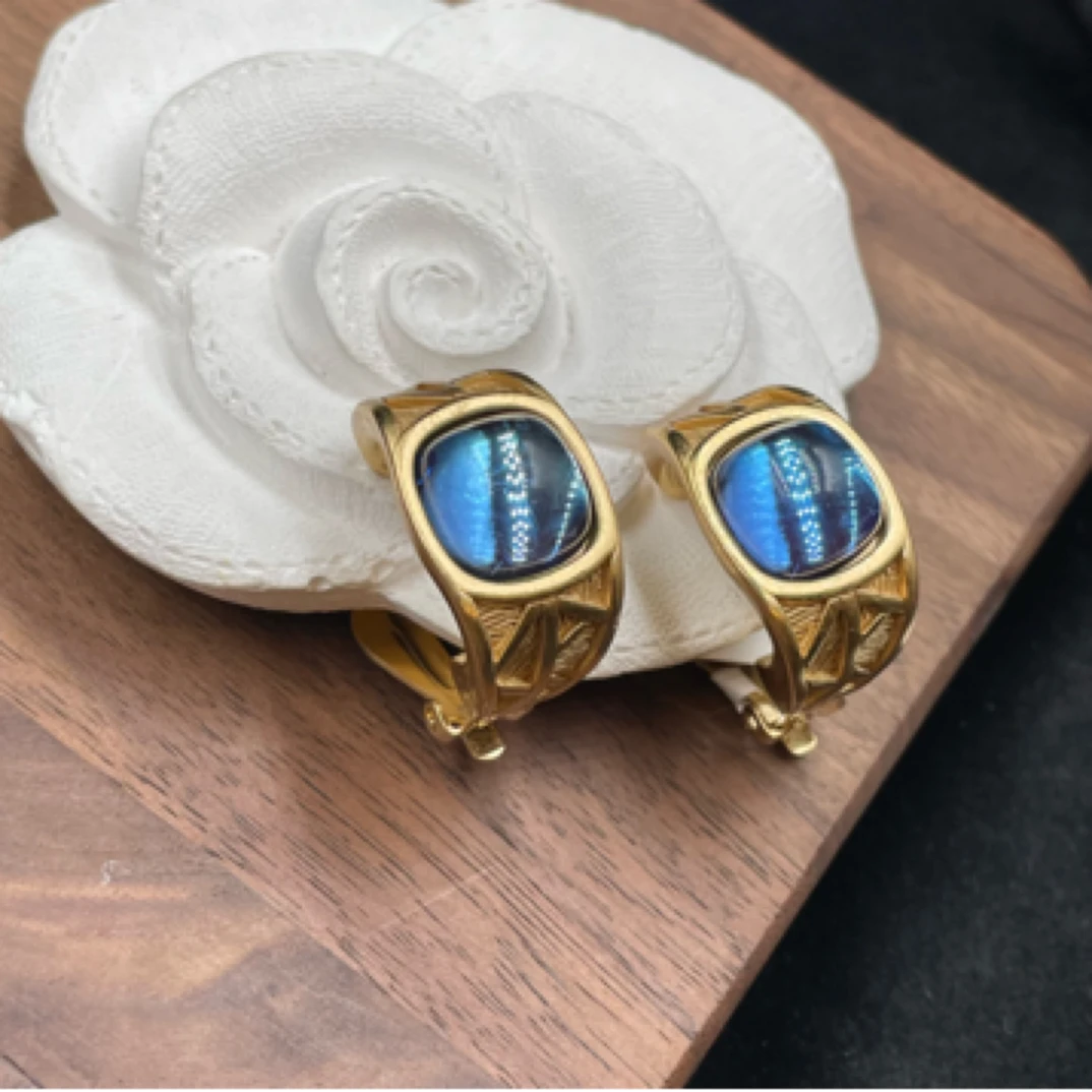 95新 Givenchy/纪梵希 纪梵希D型月光蓝色耳夹/jfx00611