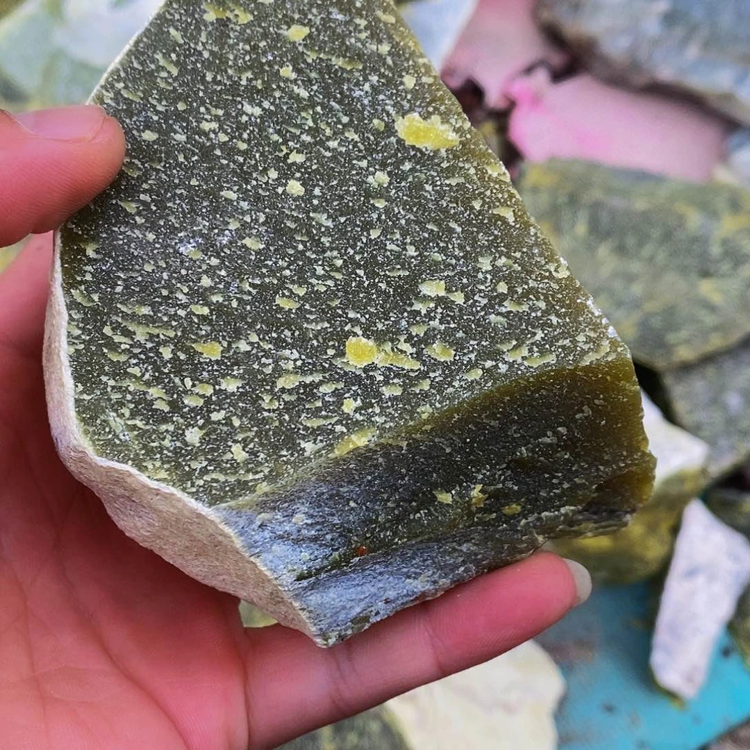 未镶嵌岫玉珠宝奇石