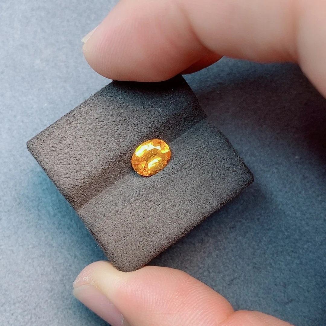珠宝半成品未镶嵌石榴石（芬达石）1.5ct
