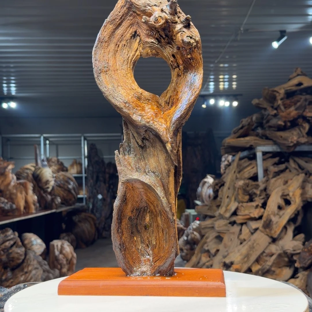 用***1木王一刀琥珀木摆件B07