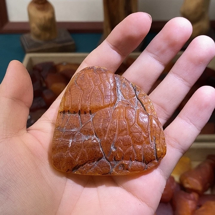 裸石琥珀未镶嵌金胶蜜