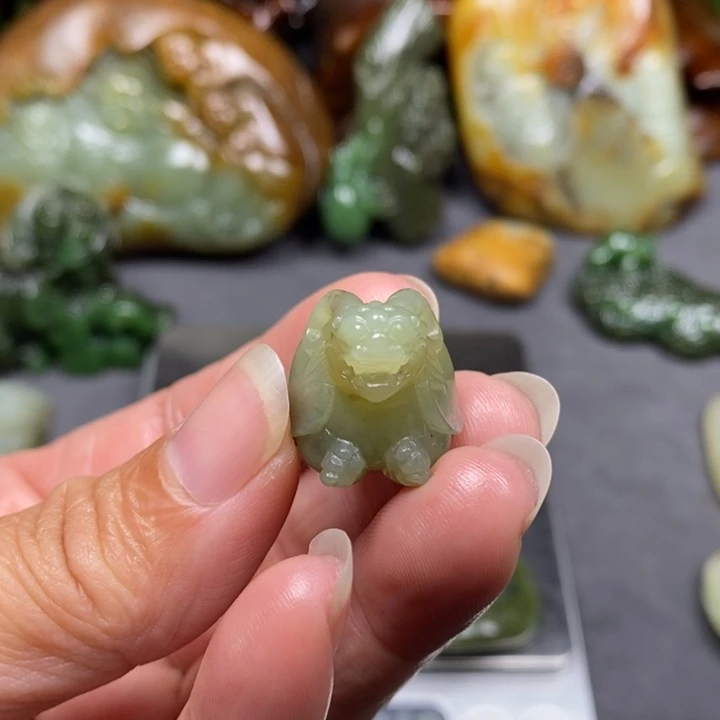 和田玉未镶嵌挂件