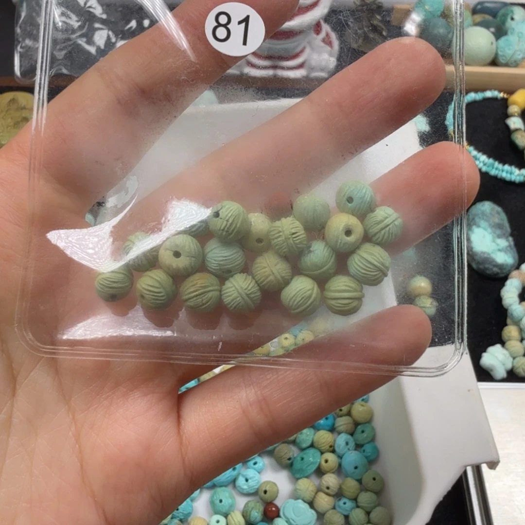 豆***s南红玛瑙未镶嵌颈饰