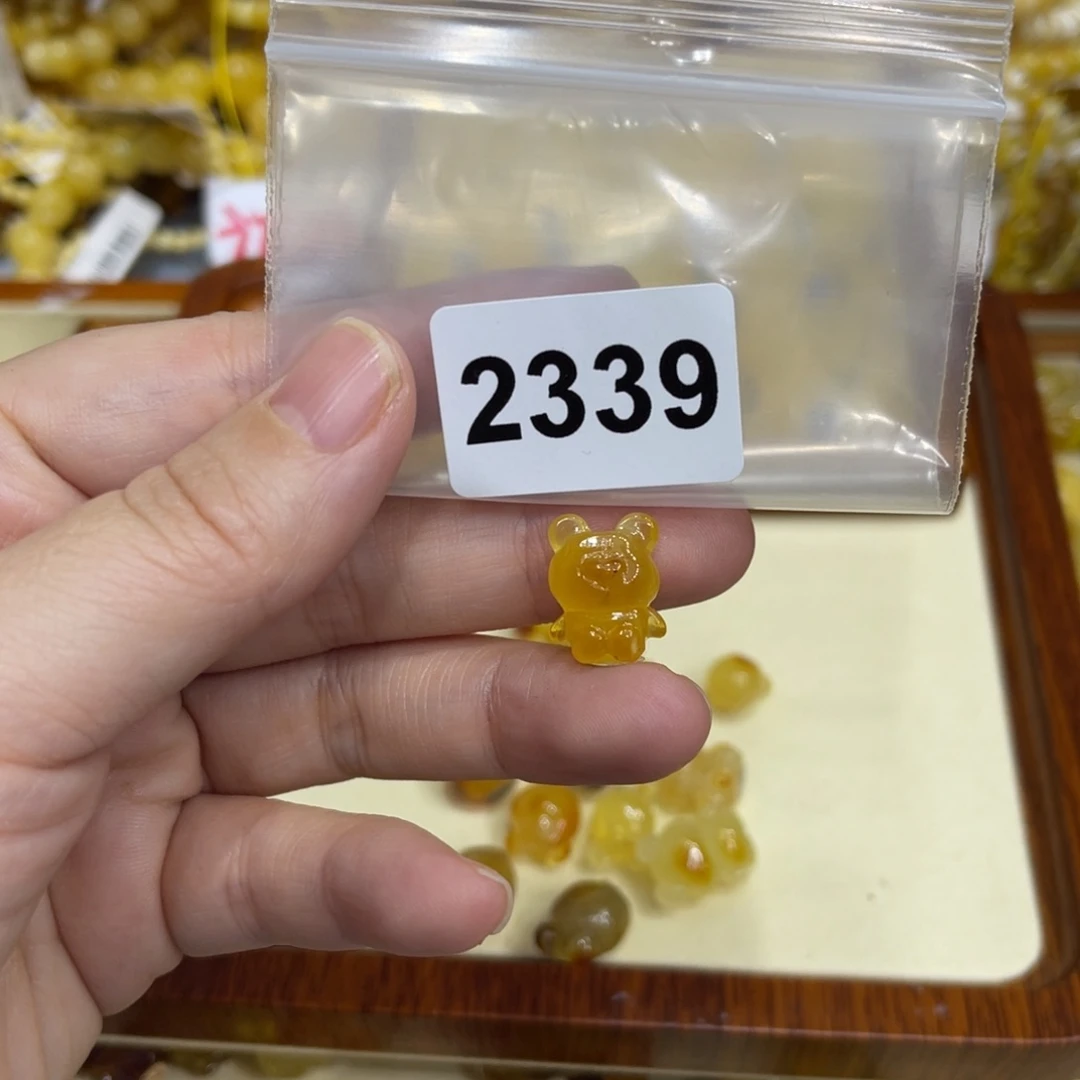 琥珀珠宝奇石未镶嵌