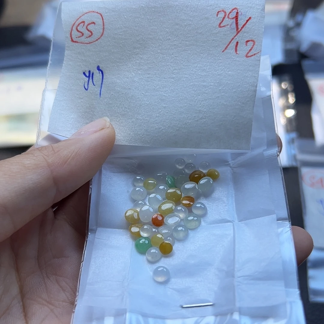 定制翡翠未镶嵌翡翠