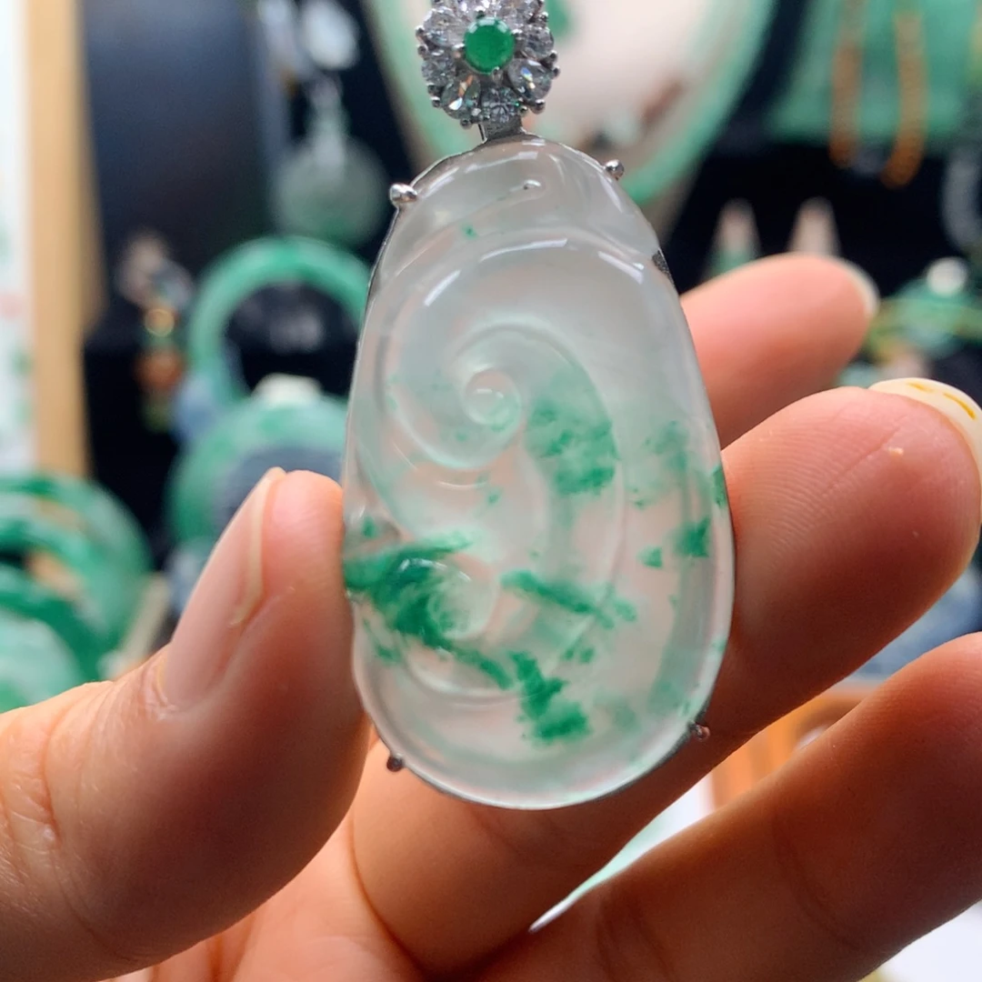 颈饰未镶嵌石英质玉