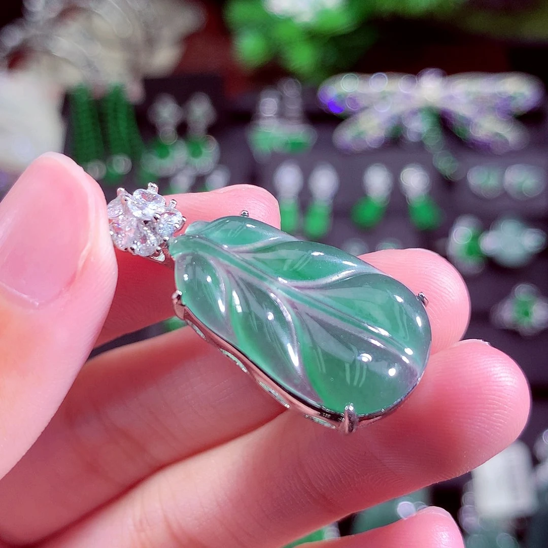 颈饰未镶嵌翡翠天然