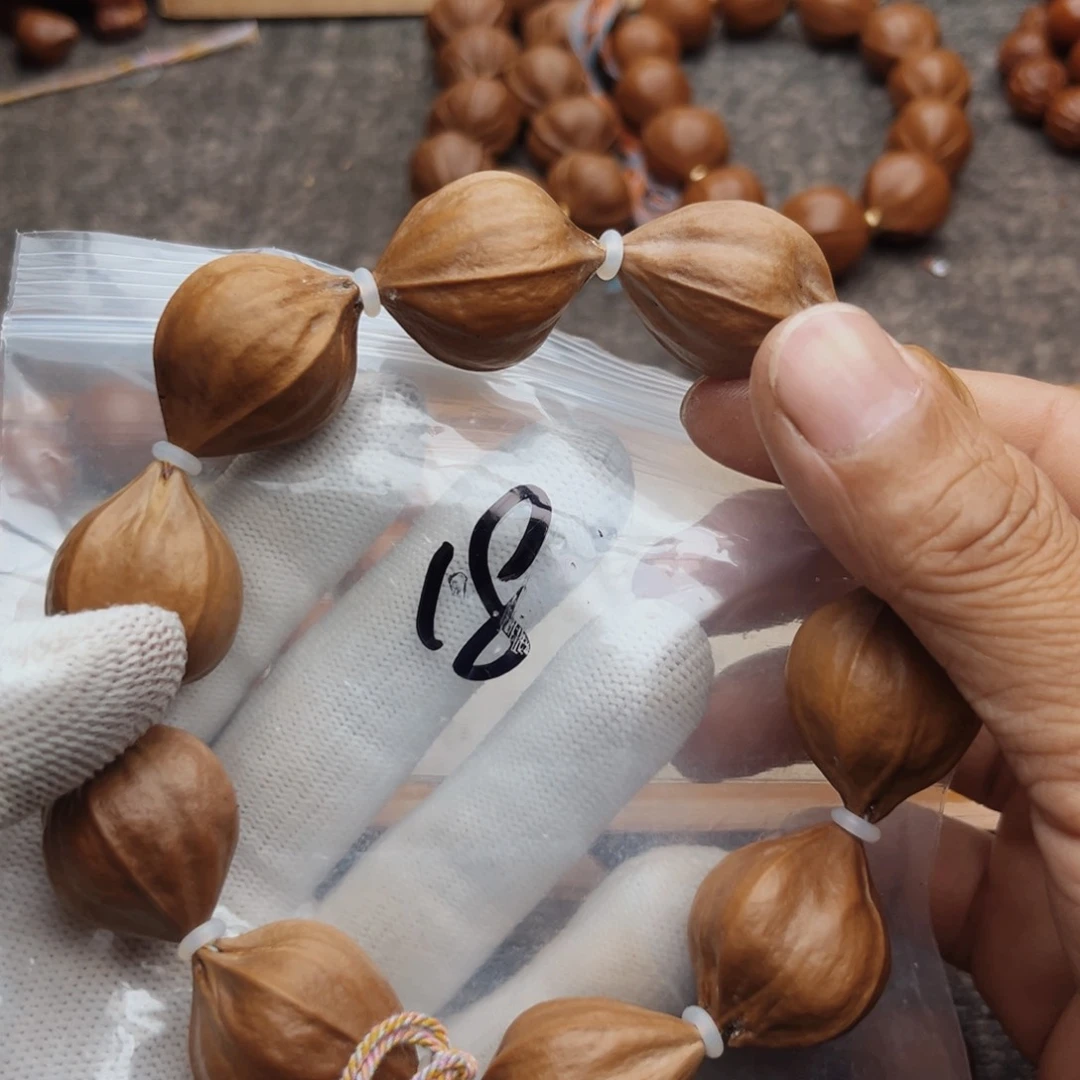 橄榄核手串/手链18号，2.3×2.8四花