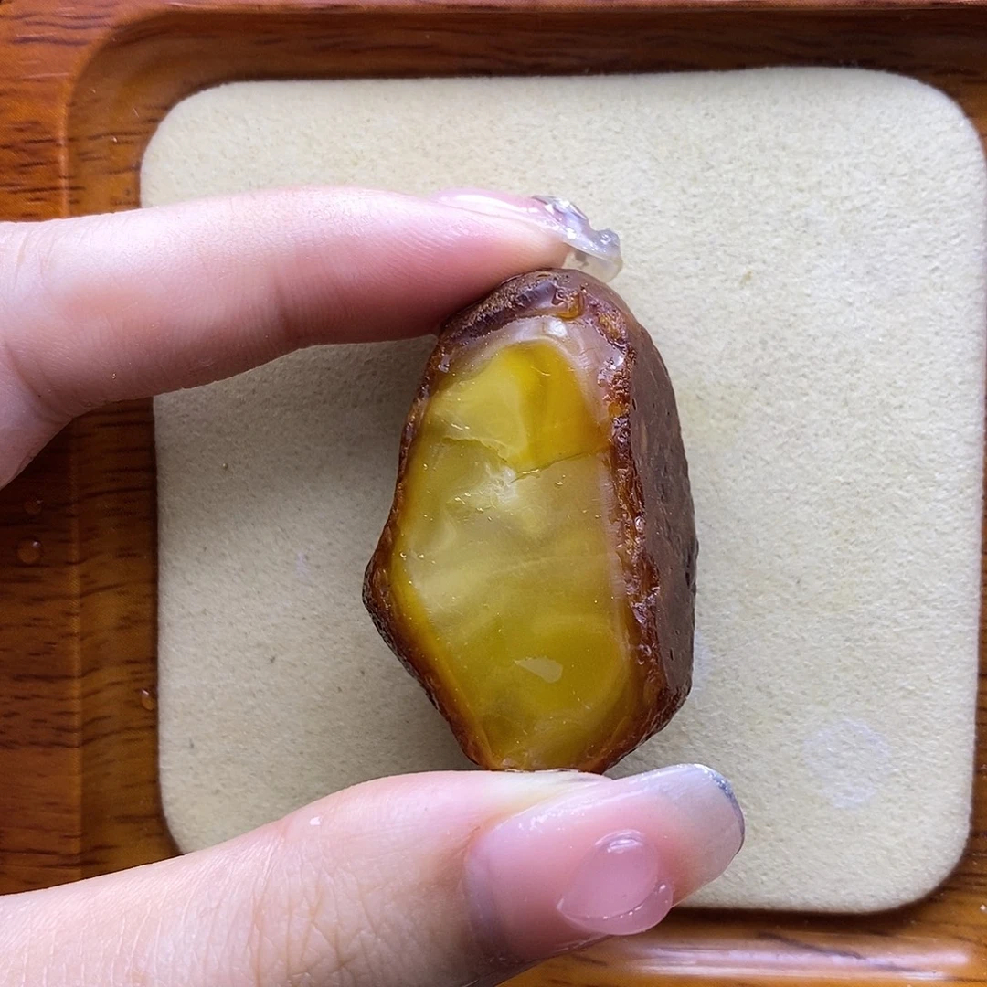 定制琥珀未镶嵌陈