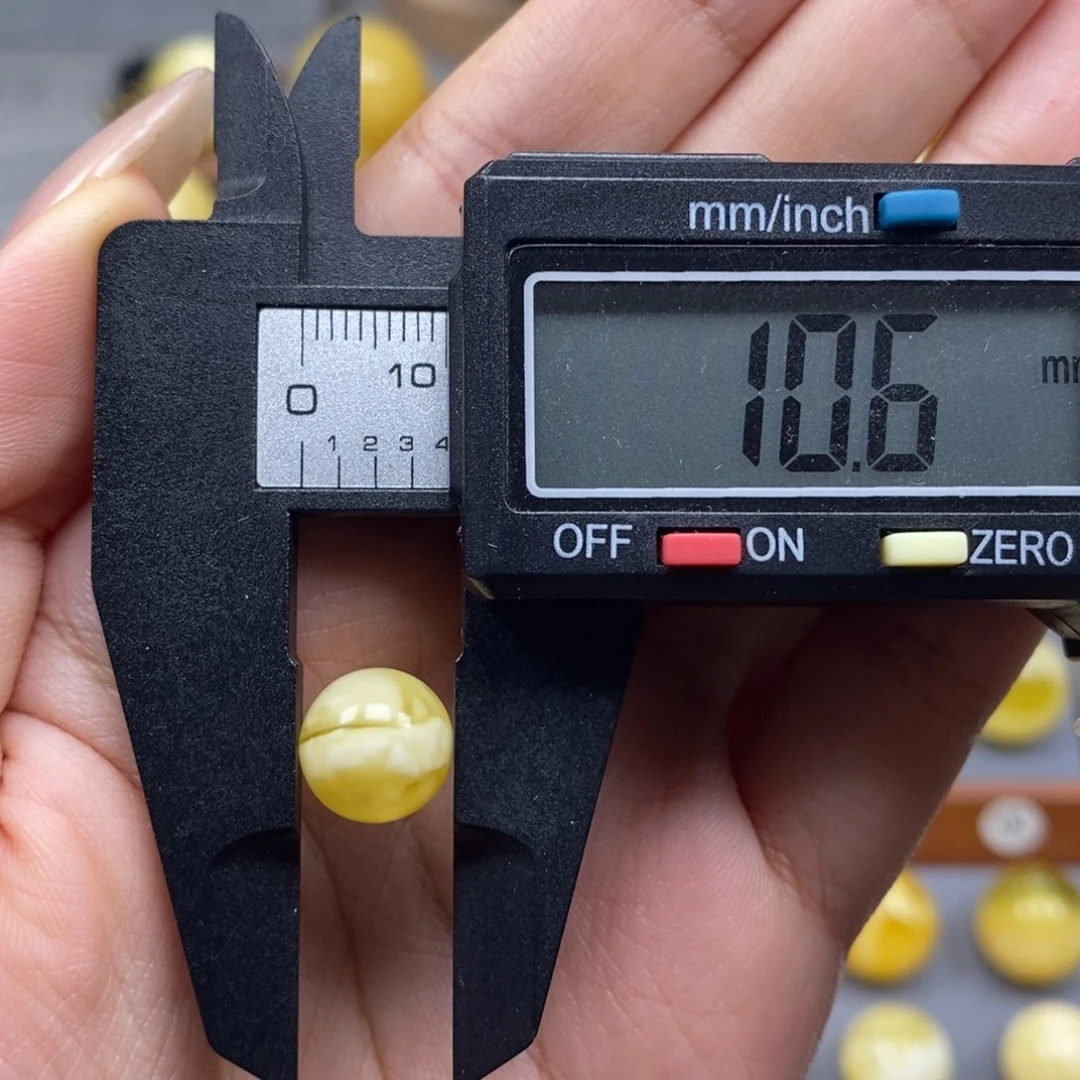 未镶嵌琥珀珠宝奇石T****x