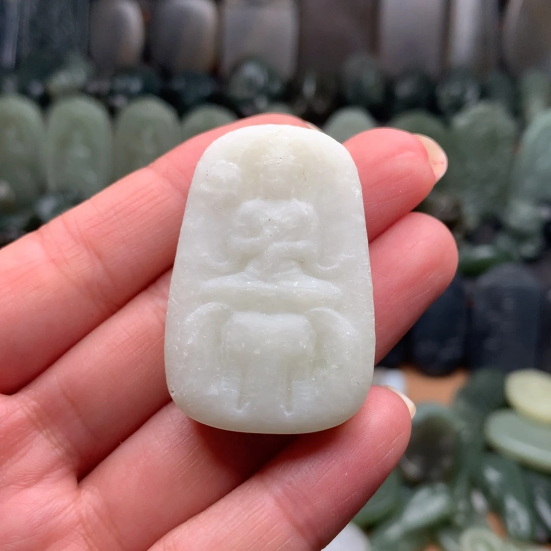 和田玉未镶嵌颈饰挂件93（有包容）