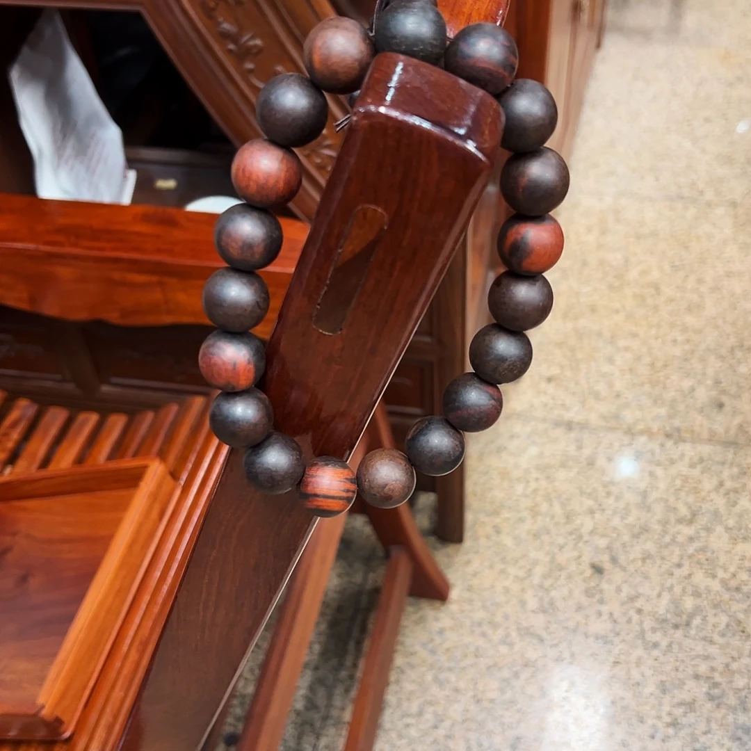 刘***）老挝大红酸枝19颗手持