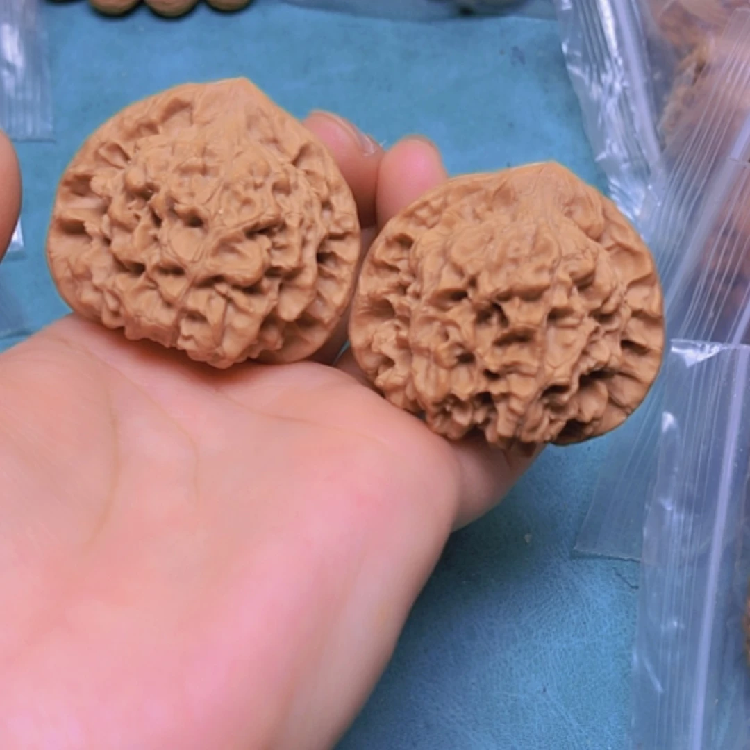 【闪购商品】把件核桃45.5官帽有修