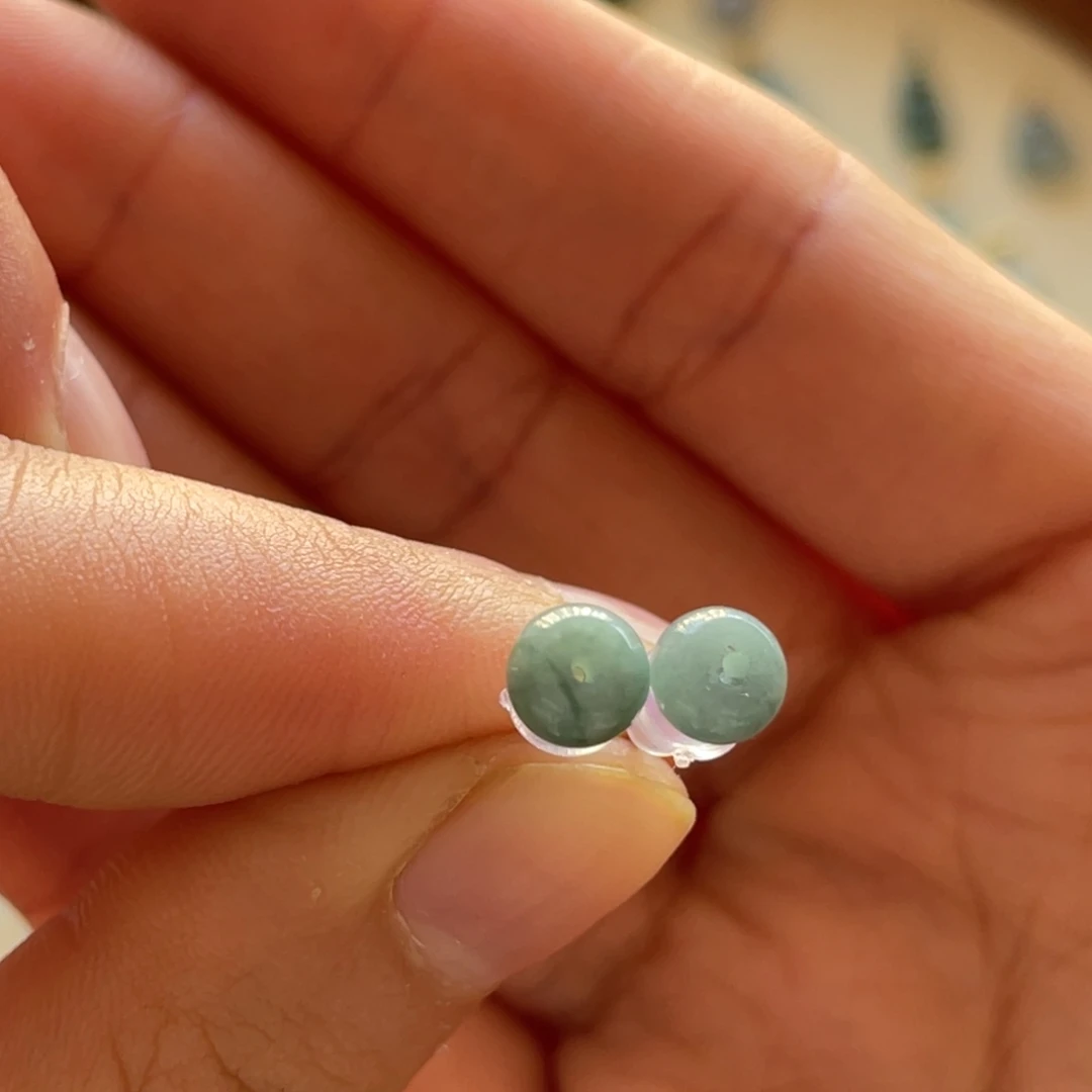 翡翠颈饰未镶嵌不退换