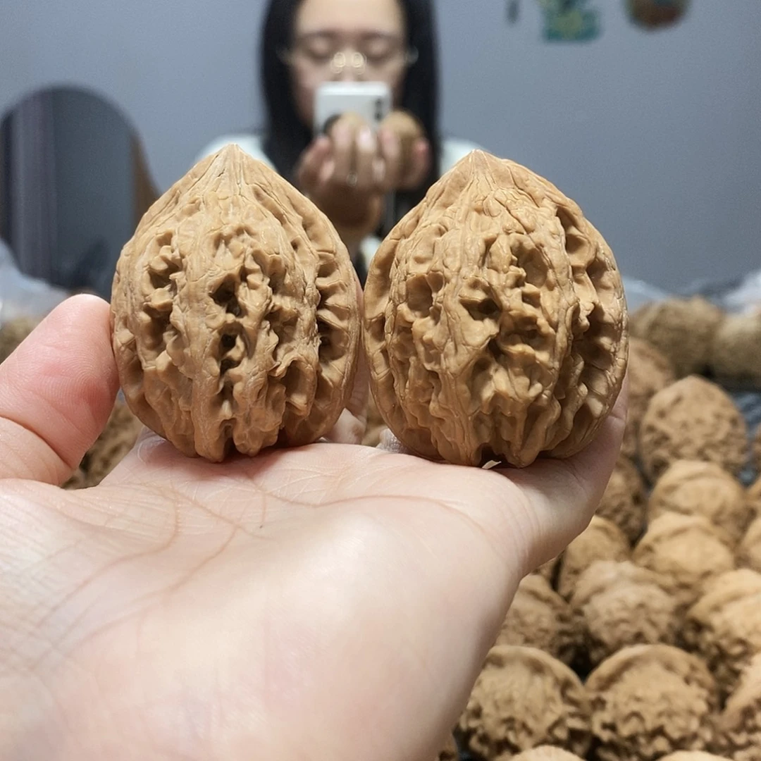 文玩核桃吊坠大沽石40+