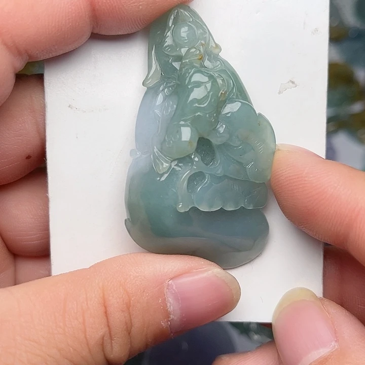 翡翠颈饰未镶嵌如意