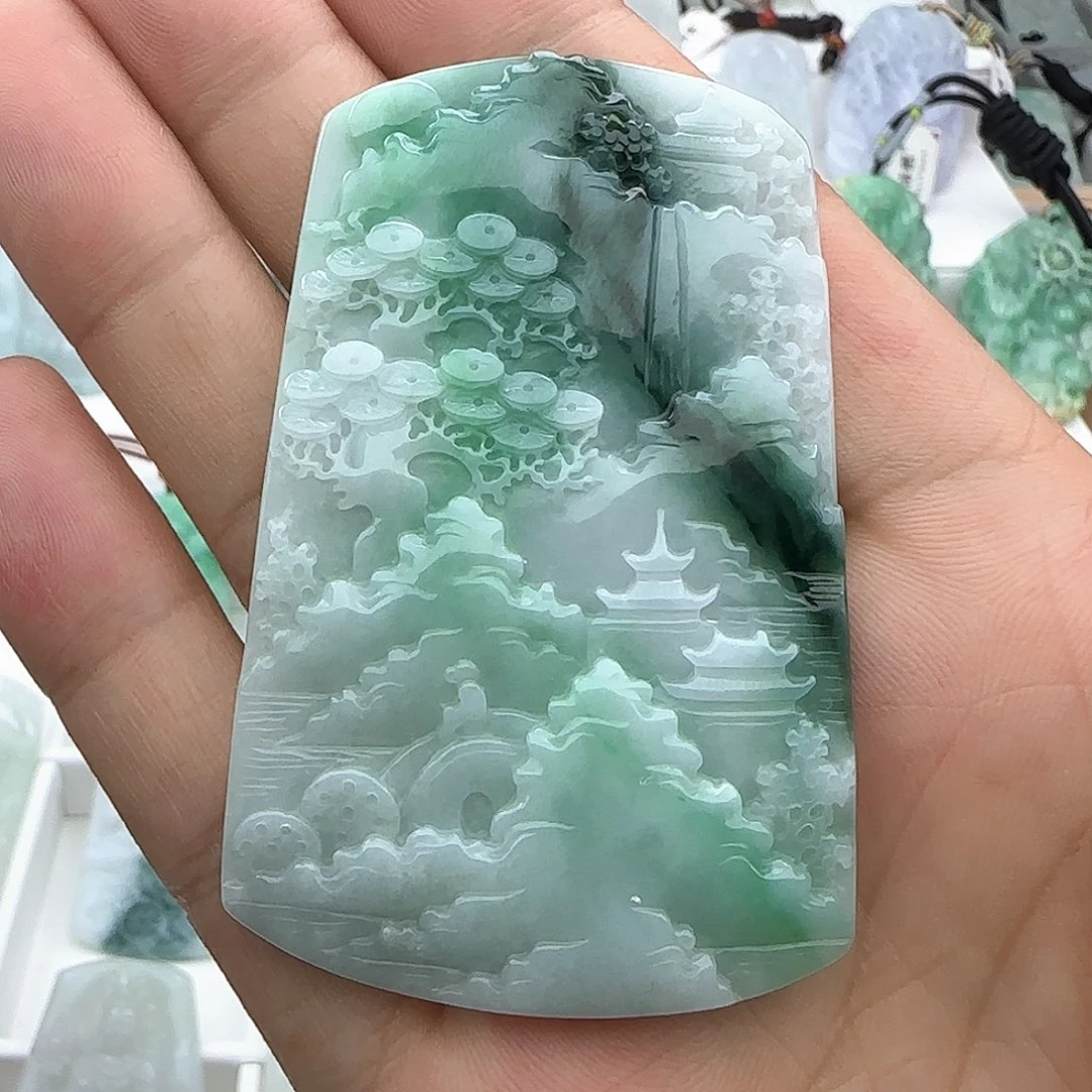 翡翠颈饰未镶嵌军****翡翠