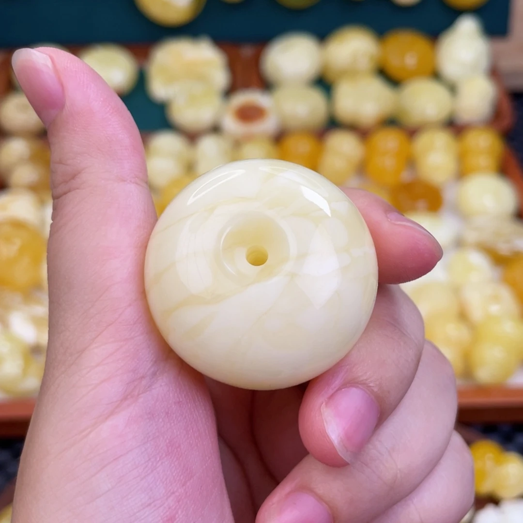 毒***3未镶嵌吊坠(赠链)蜜蜡