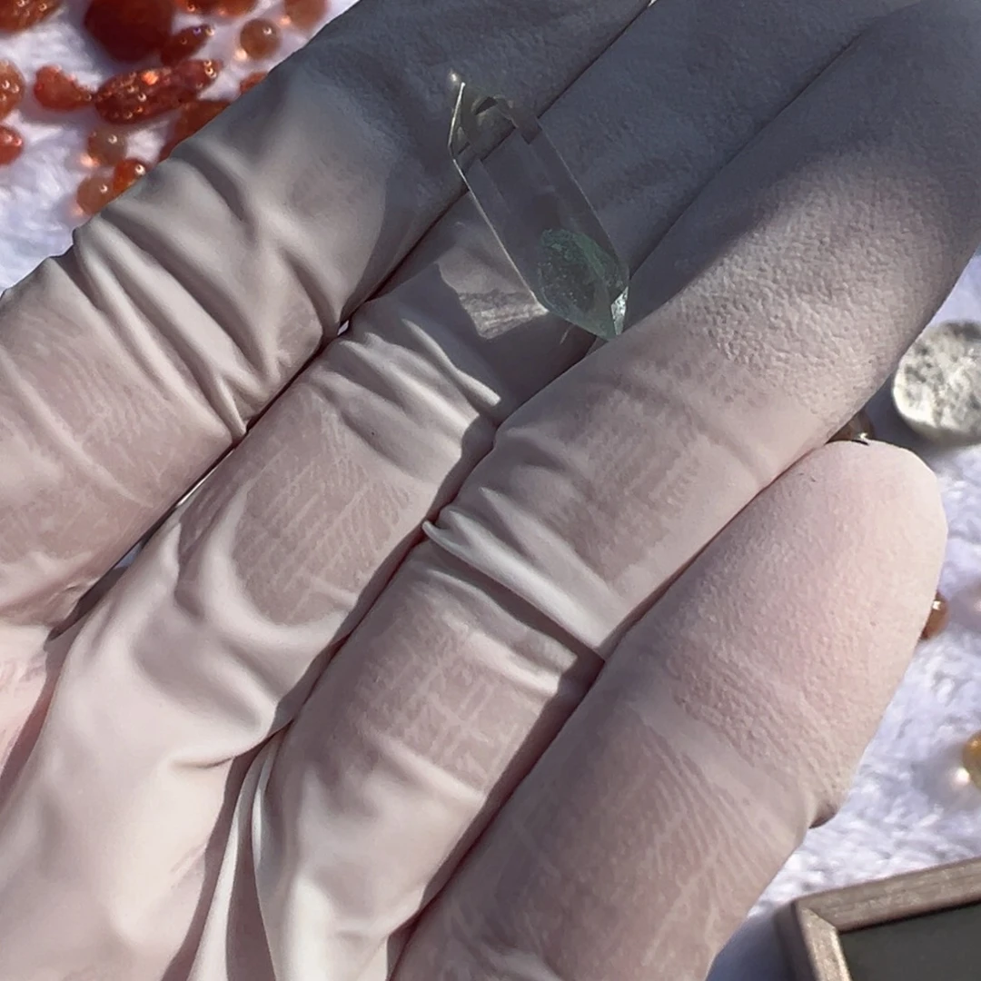 水晶 双尖翠幽灵打孔定制不退换未镶嵌与**