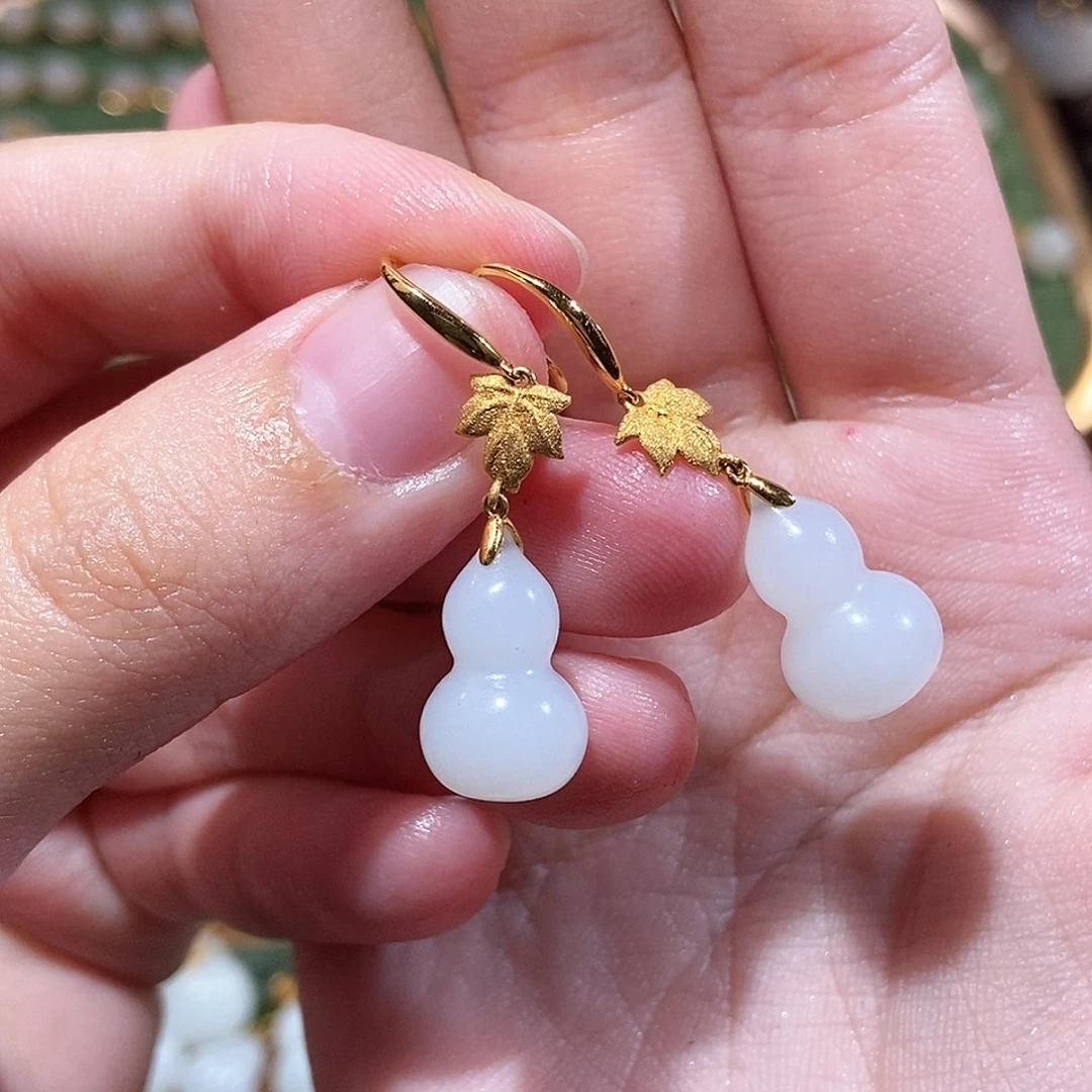 和田玉18K金镶嵌耳饰