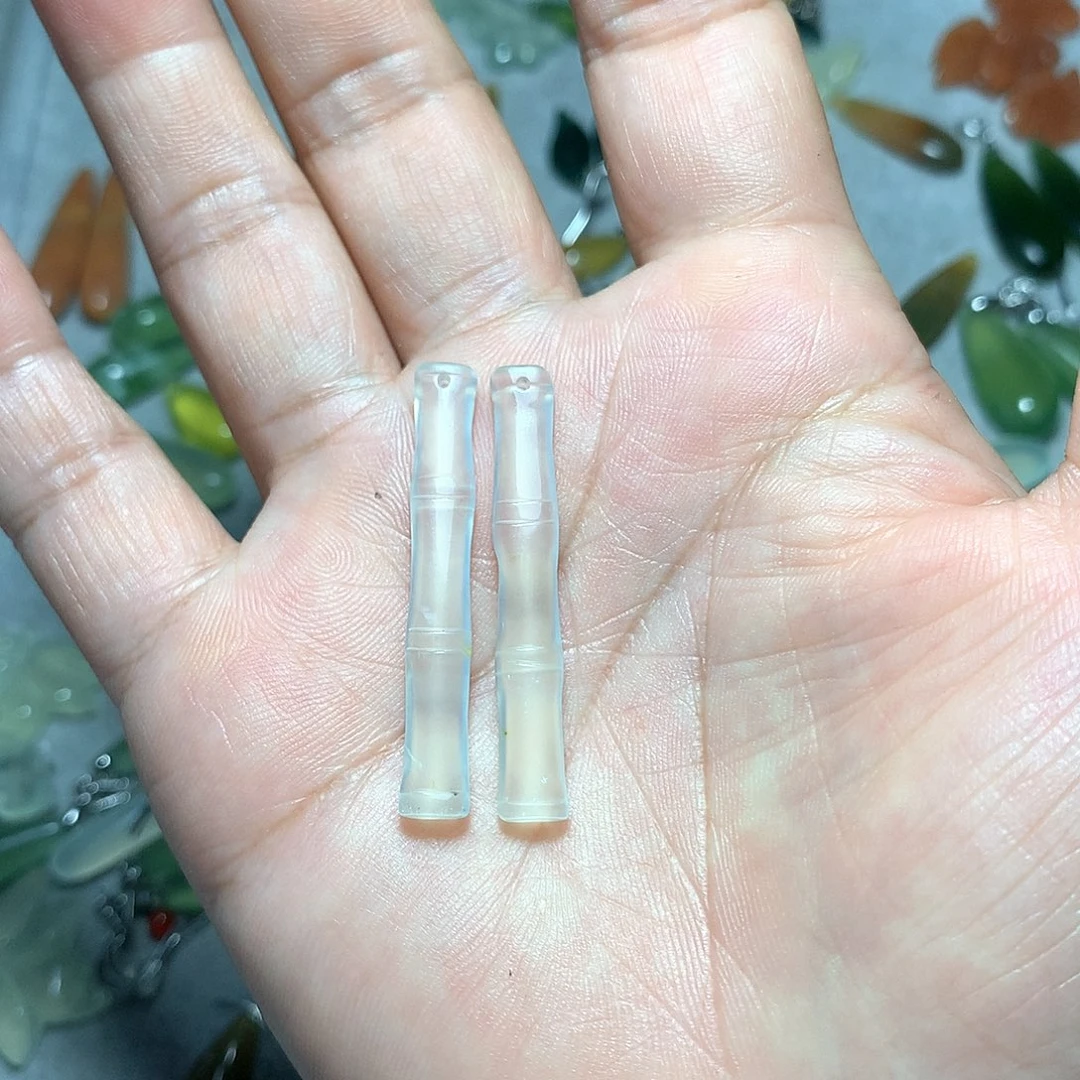 蛇纹石玉未镶嵌耳环