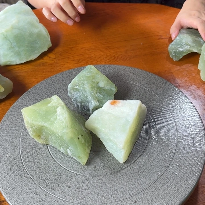 蛇纹石玉未镶嵌天然岫岩四大名玉