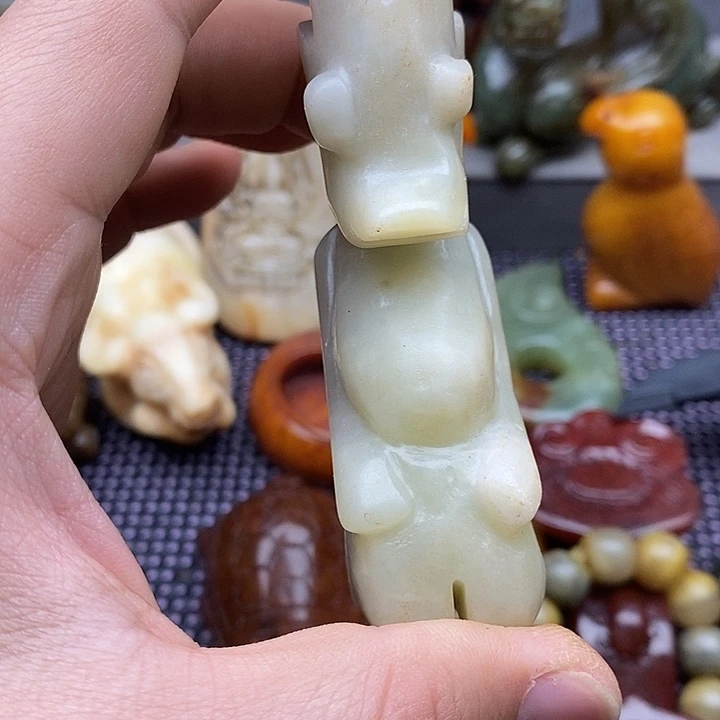 未镶嵌蛇纹石玉颈饰
