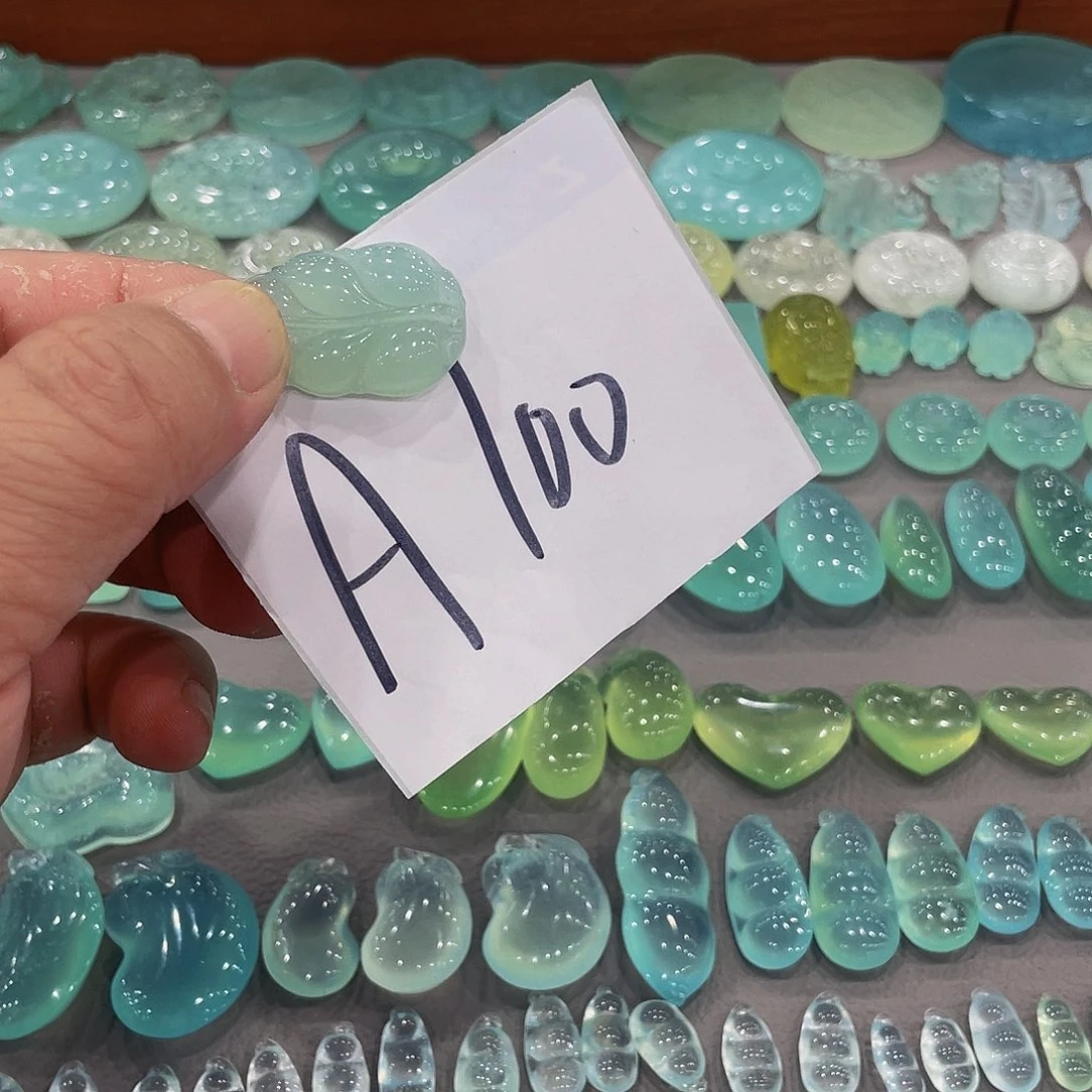 蛇纹石玉未镶嵌珠宝奇石