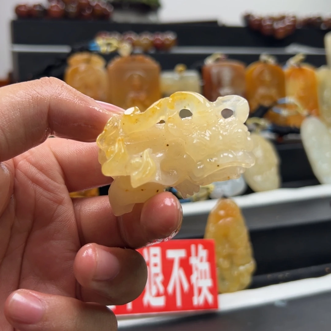 未镶嵌石英质玉（黄龙玉）多样性发货，发其一