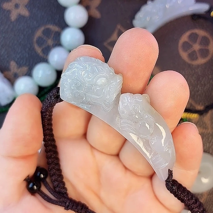 翡翠未镶嵌挂件9876