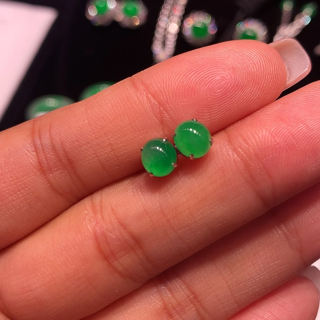 翡翠18K金镶嵌耳饰