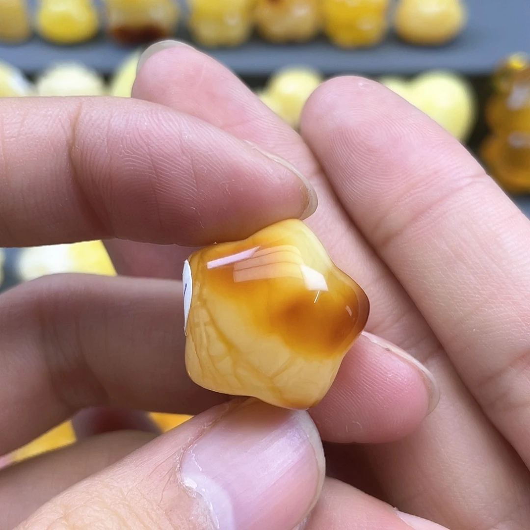 琥珀裸石未镶嵌蜜蜡