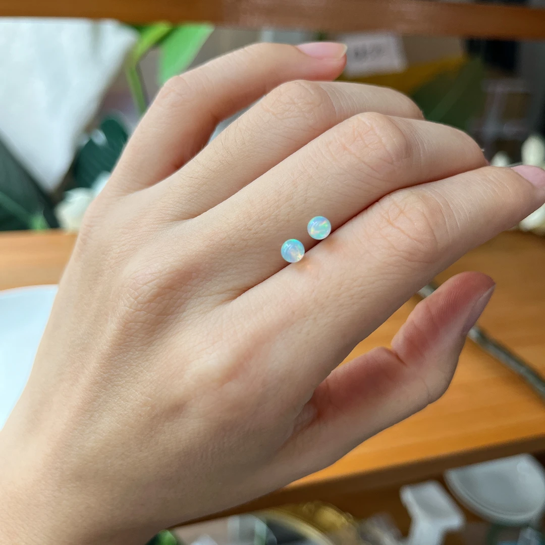 【郭老师】约4mm欧泊圆珠S925银耳钉