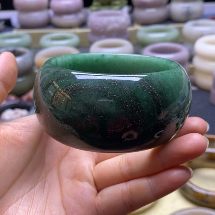 石英岩玉未镶嵌手镯