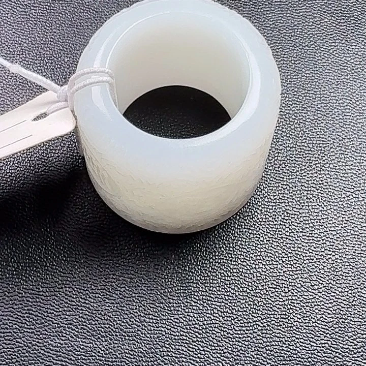 轉***身和田玉未镶嵌挂件