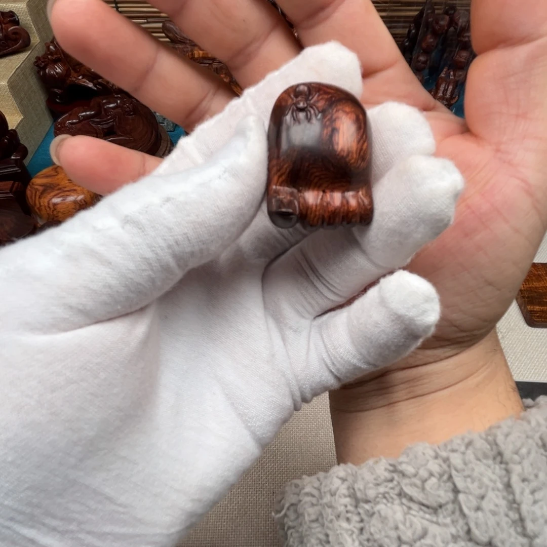 黄花梨/降香黄檀把件化****小脚….