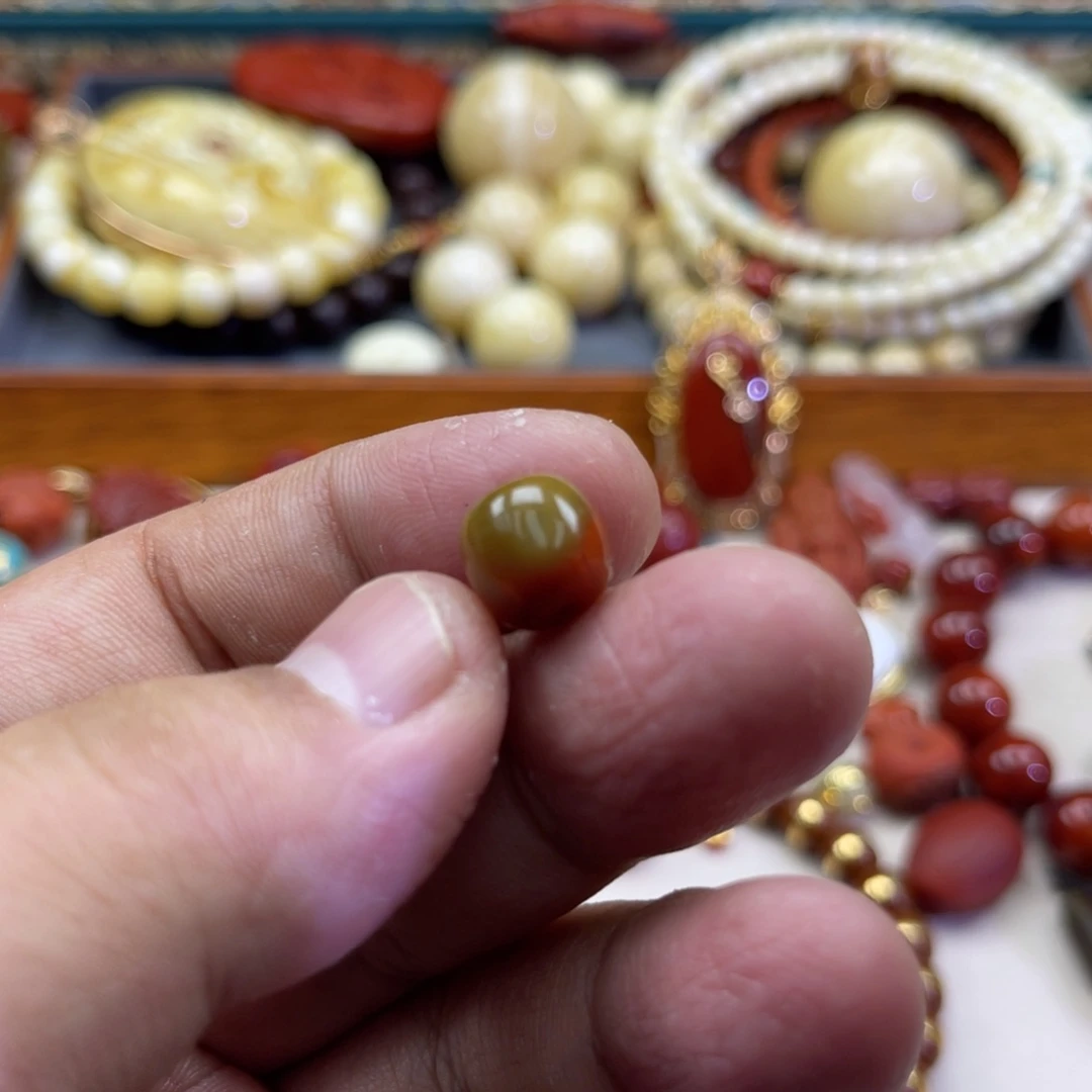 南红玛瑙未镶嵌珠宝奇石152