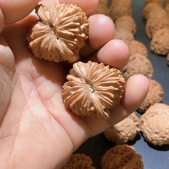 文玩核桃吊坠小*宝楼子