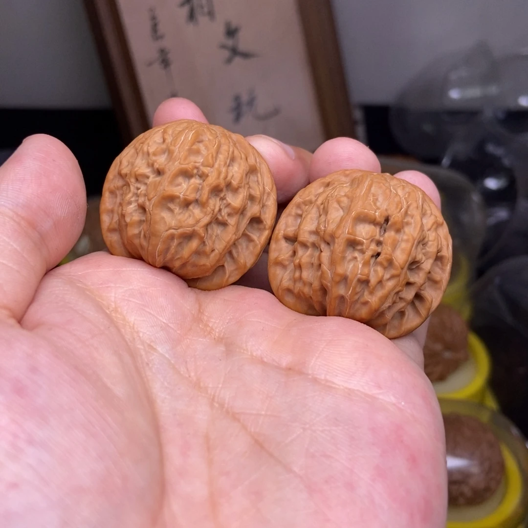 文玩核桃吊坠W**.全品35尺磨盘红皮山地精品老树无药