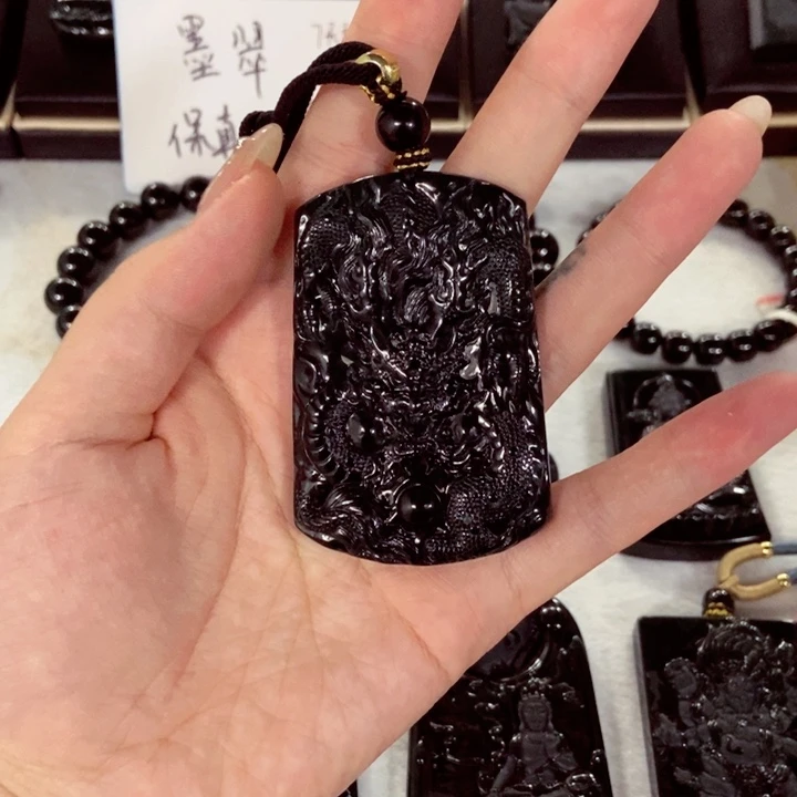 斌***优颈饰未镶嵌翡翠翡翠