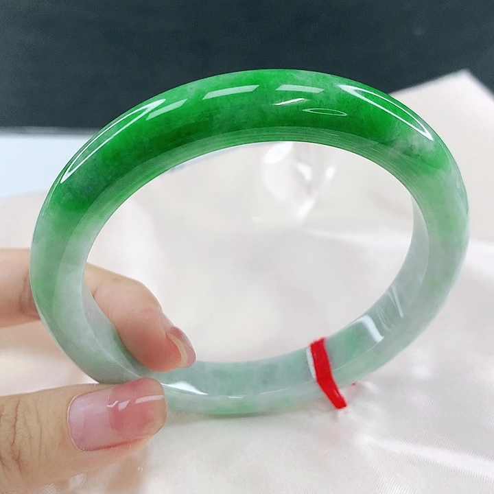 翡翠未镶嵌手镯圈63，0B031