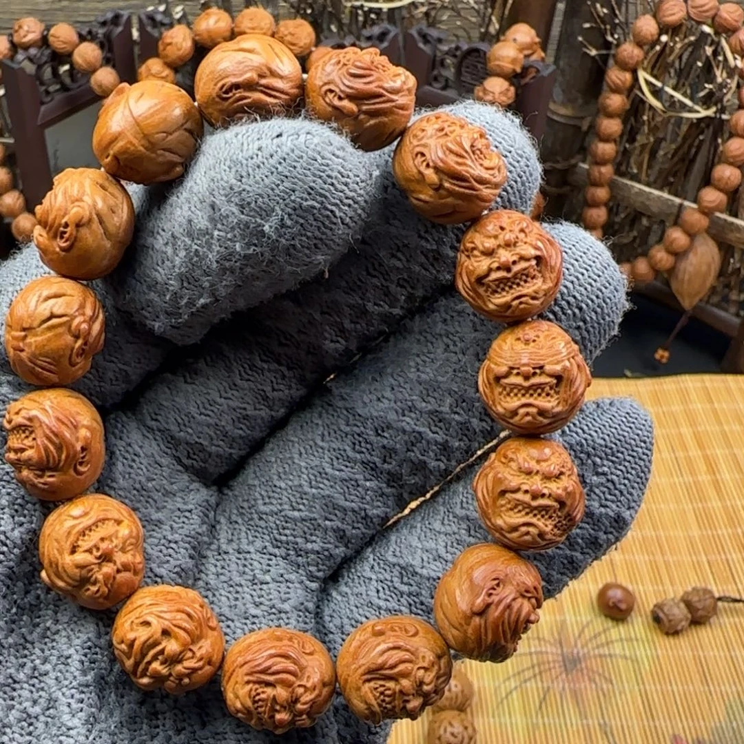 精工雕刻龙纹桃核恶僧手串