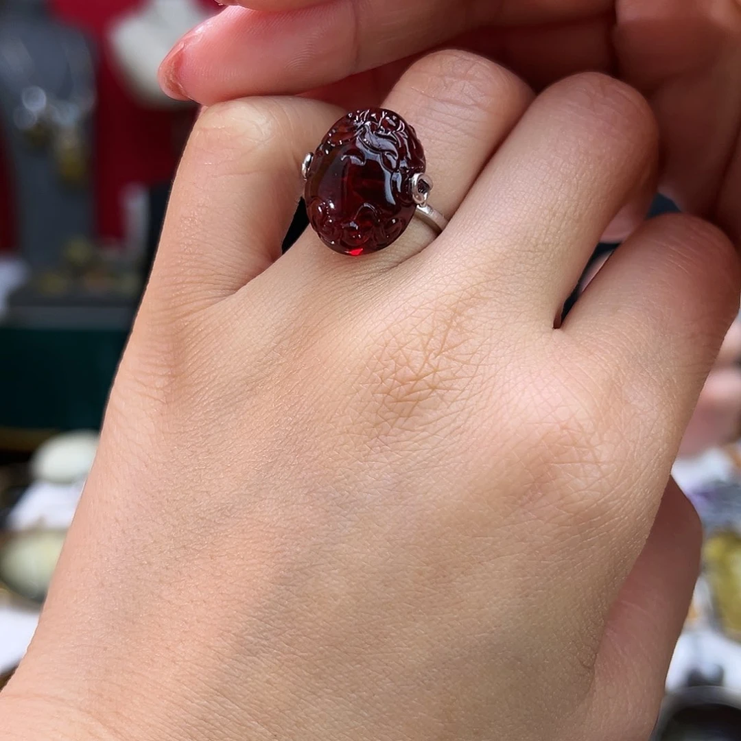 琥珀手镯未镶嵌戒指