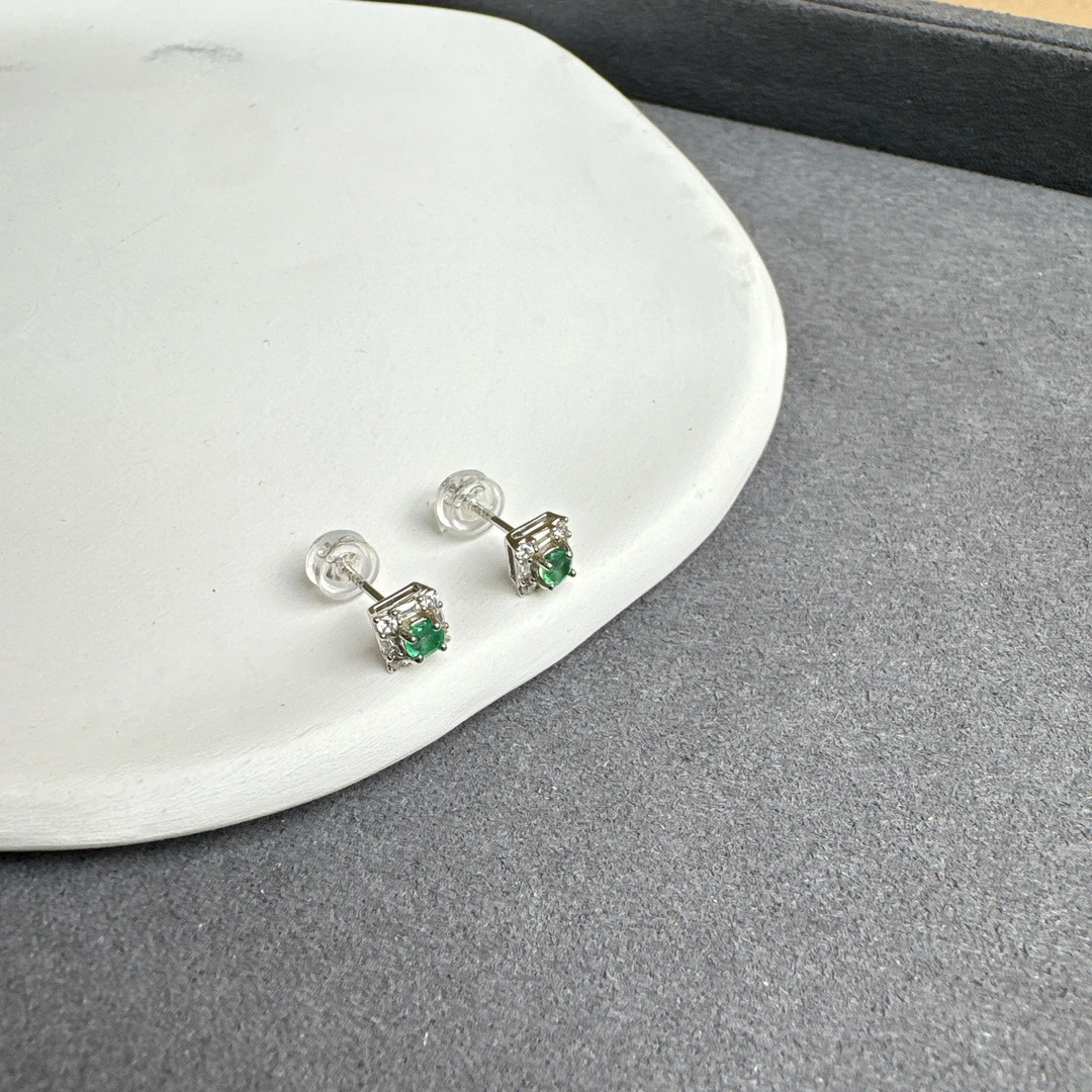 祖母绿耳钉S925银