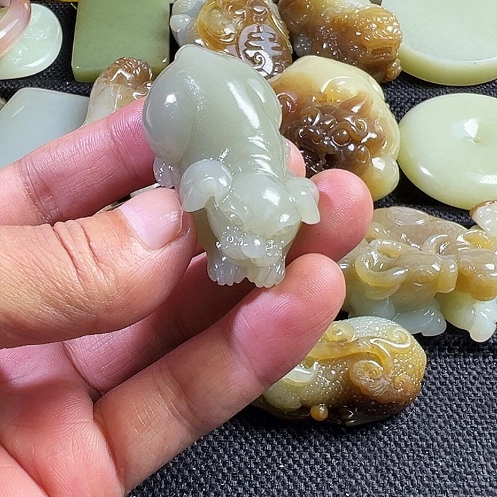 和田玉未镶嵌吊坠(不含链)