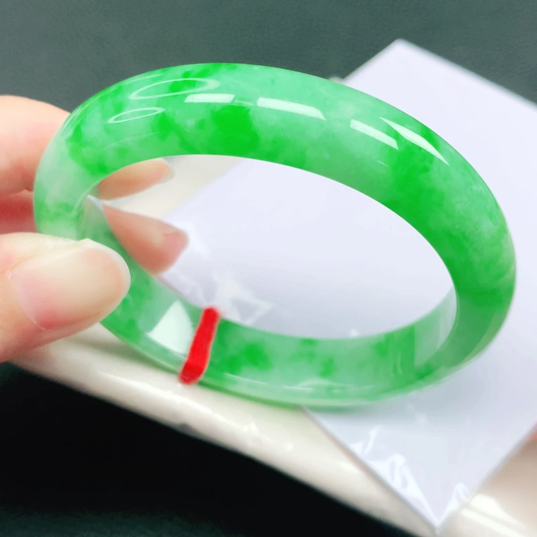 翡翠未镶嵌手镯52贵