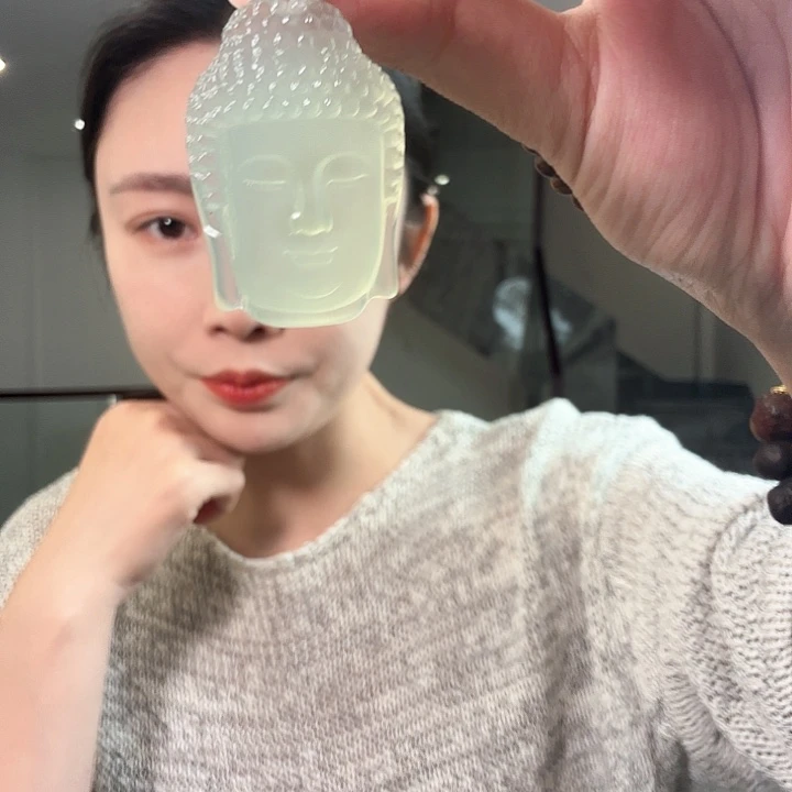 塑****未镶嵌蛇纹石玉颈饰